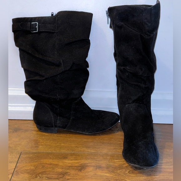 Black Slouch Boots - Picture 2 of 3